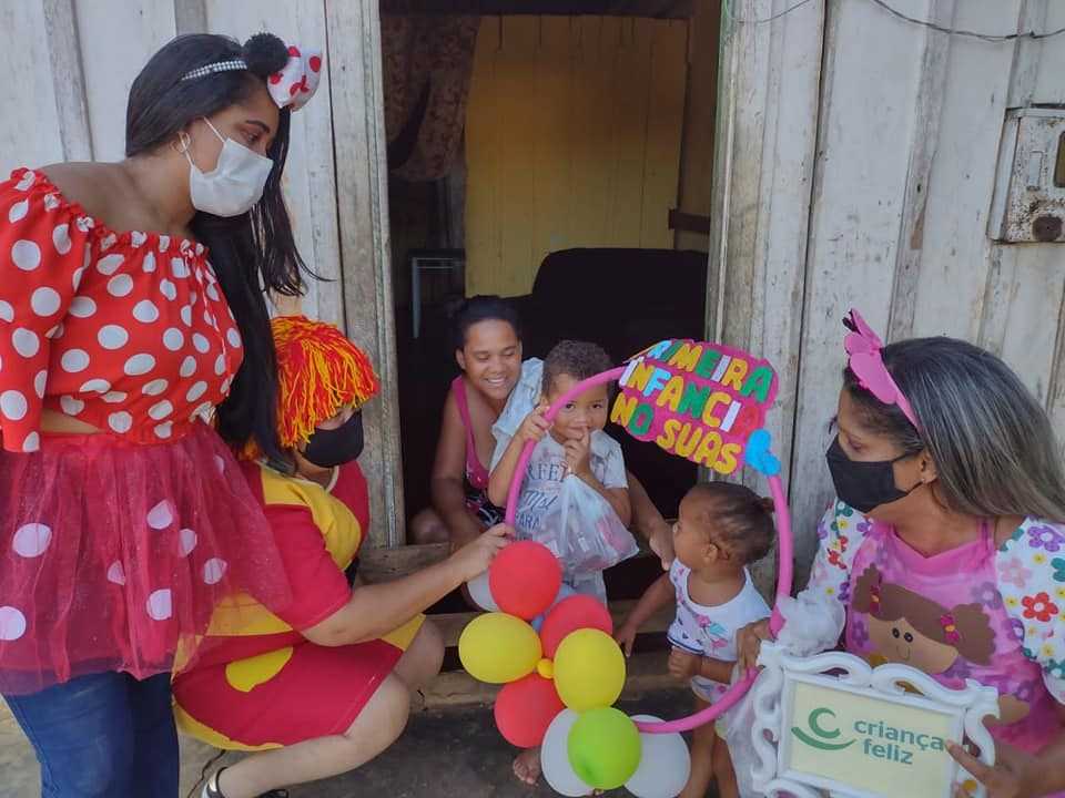 Camacã: Caravana da Alegria visita as crianças do Brogodó em Leoventura,